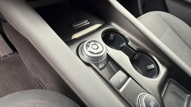 Used 2025 Ford Explorer Active image 25