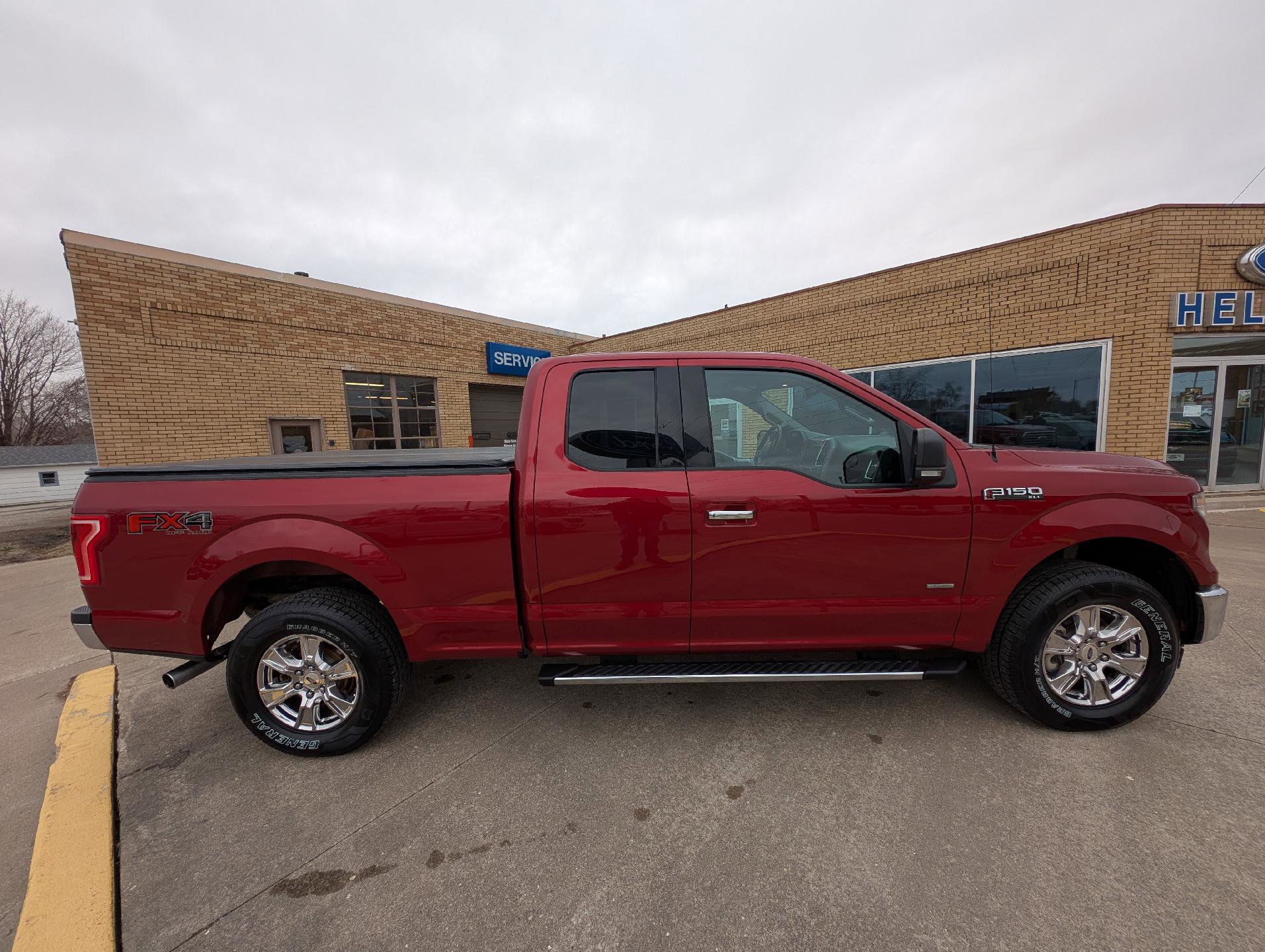 Used 2017 Ford F150 XLT w/ Equipment Group 302A Luxury image 5