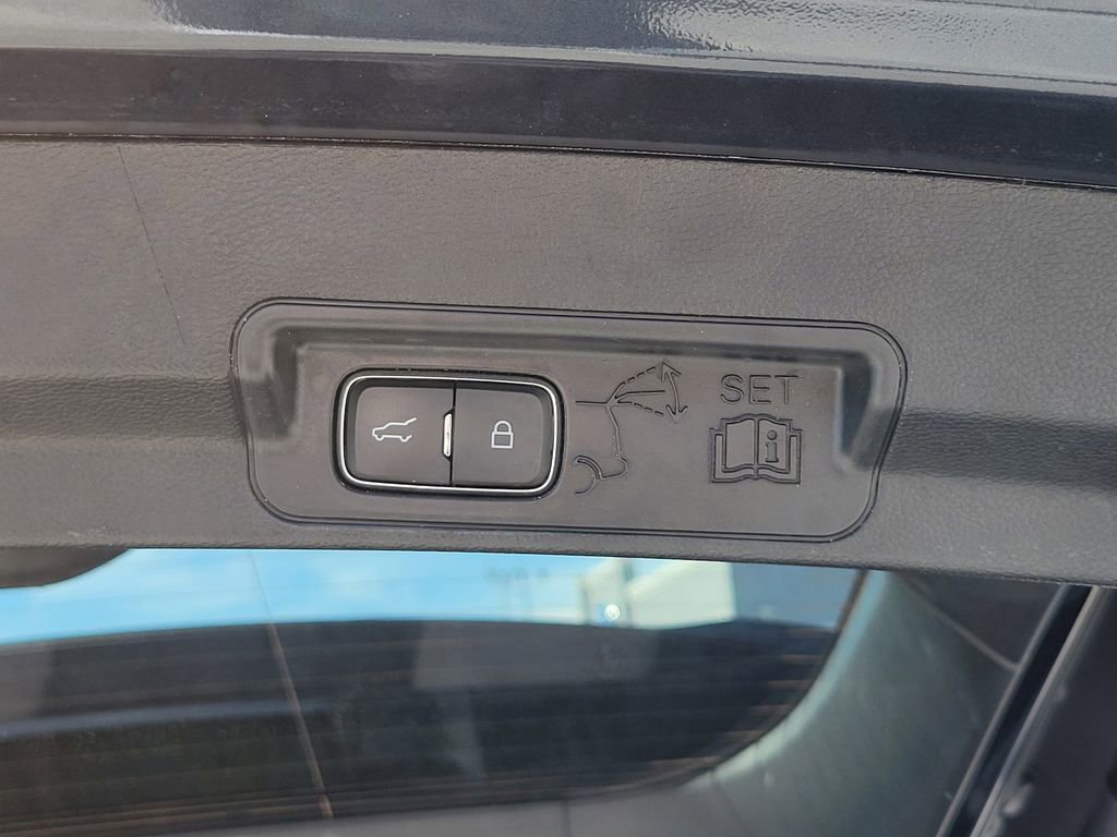 Certified 2022 Ford Explorer XLT image 14