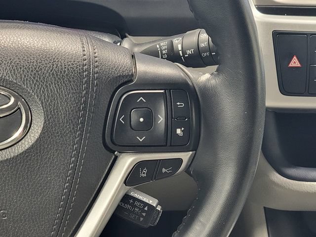 Used 2019 Toyota Highlander XLE AWD/4WD image 27