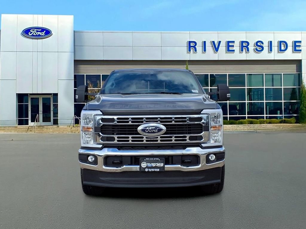 New 2026 Ford F350 XLT w/ FX4 Off-Road Package AWD/4WD image 2