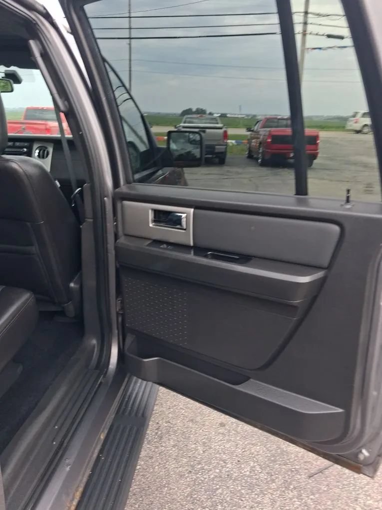 Used 2013 Ford Expedition EL Limited AWD/4WD image 32
