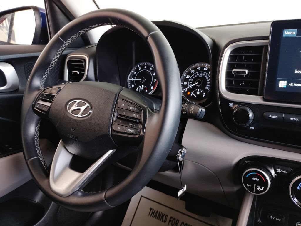 Used 2021 Hyundai Venue SEL FWD image 23