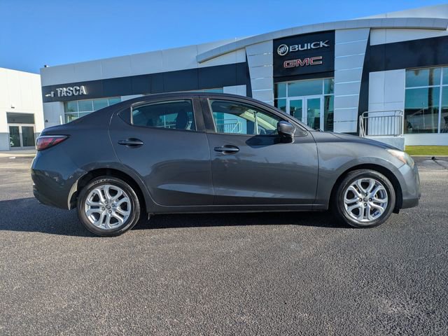 Used 2017 Toyota Yaris iA FWD image 3