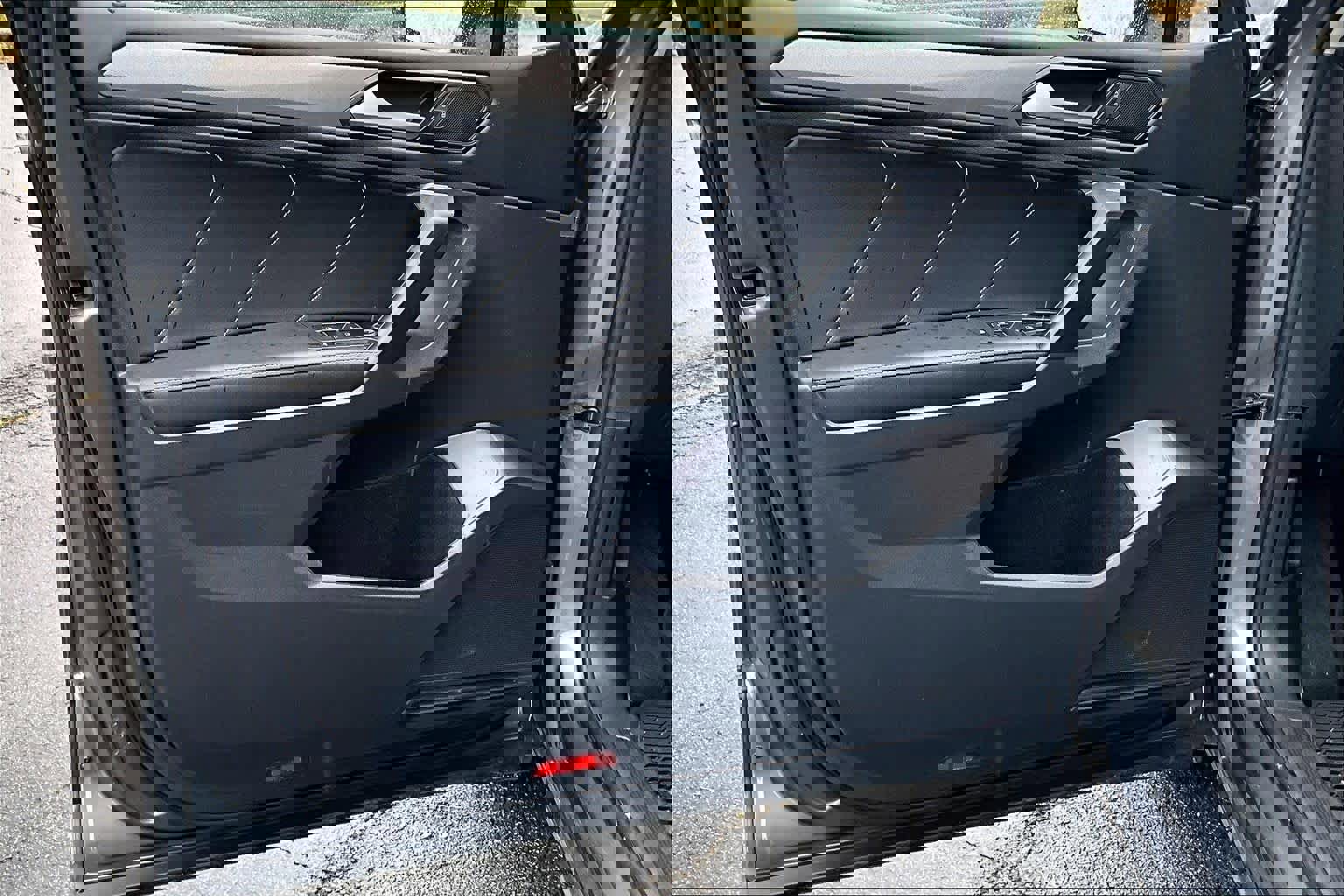 Used 2022 Volkswagen Tiguan SE w/ Panoramic Sunroof Package image 22