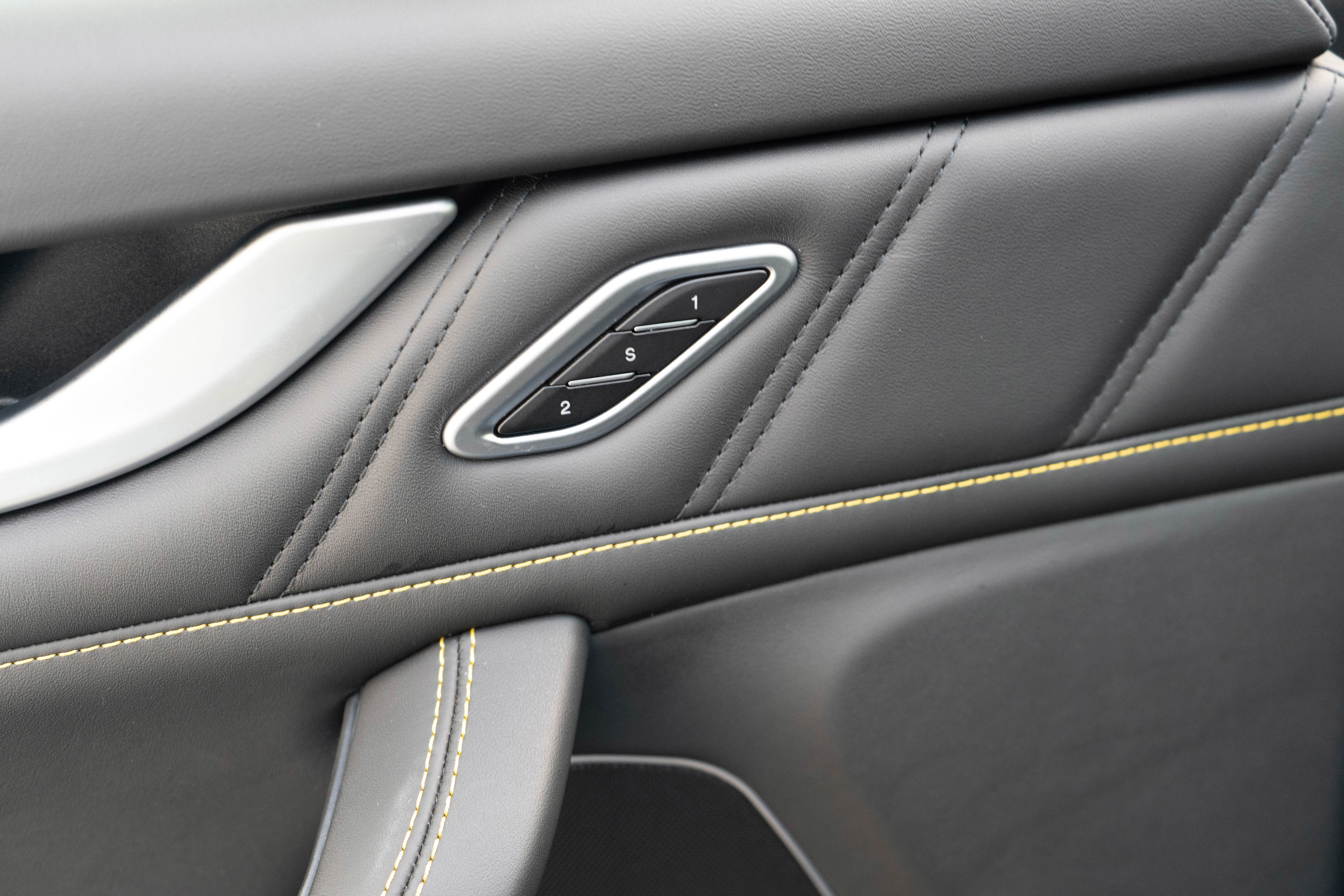 Used 2022 Maserati Levante F Tributo image 16