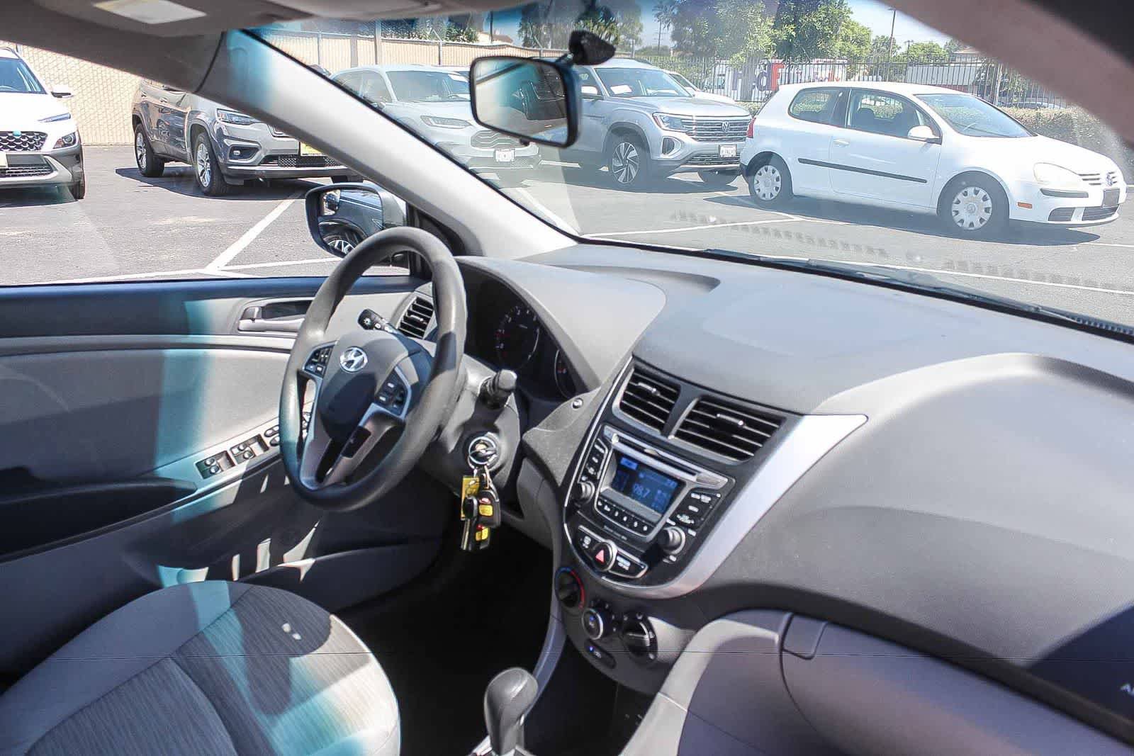 Used 2016 Hyundai Accent SE w/ Option Group 02 FWD image 21
