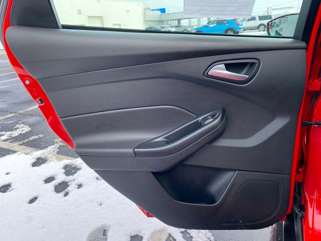 Used 2017 Ford Focus SE image 16