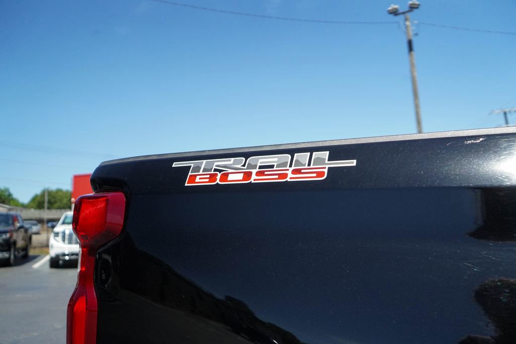 Used 2021 Chevrolet Silverado 1500 LT Trail Boss w/ Convenience Package II AWD/4WD image 12