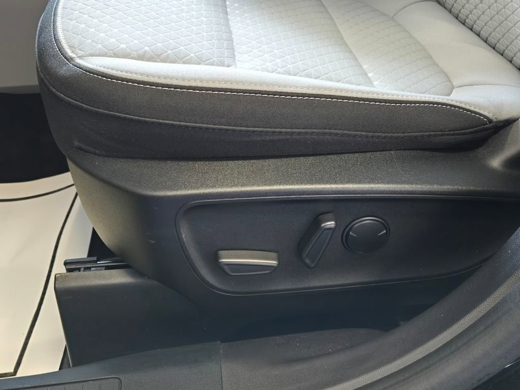 Used 2023 Ford Escape Active w/ Tech Pack #2 AWD/4WD image 13