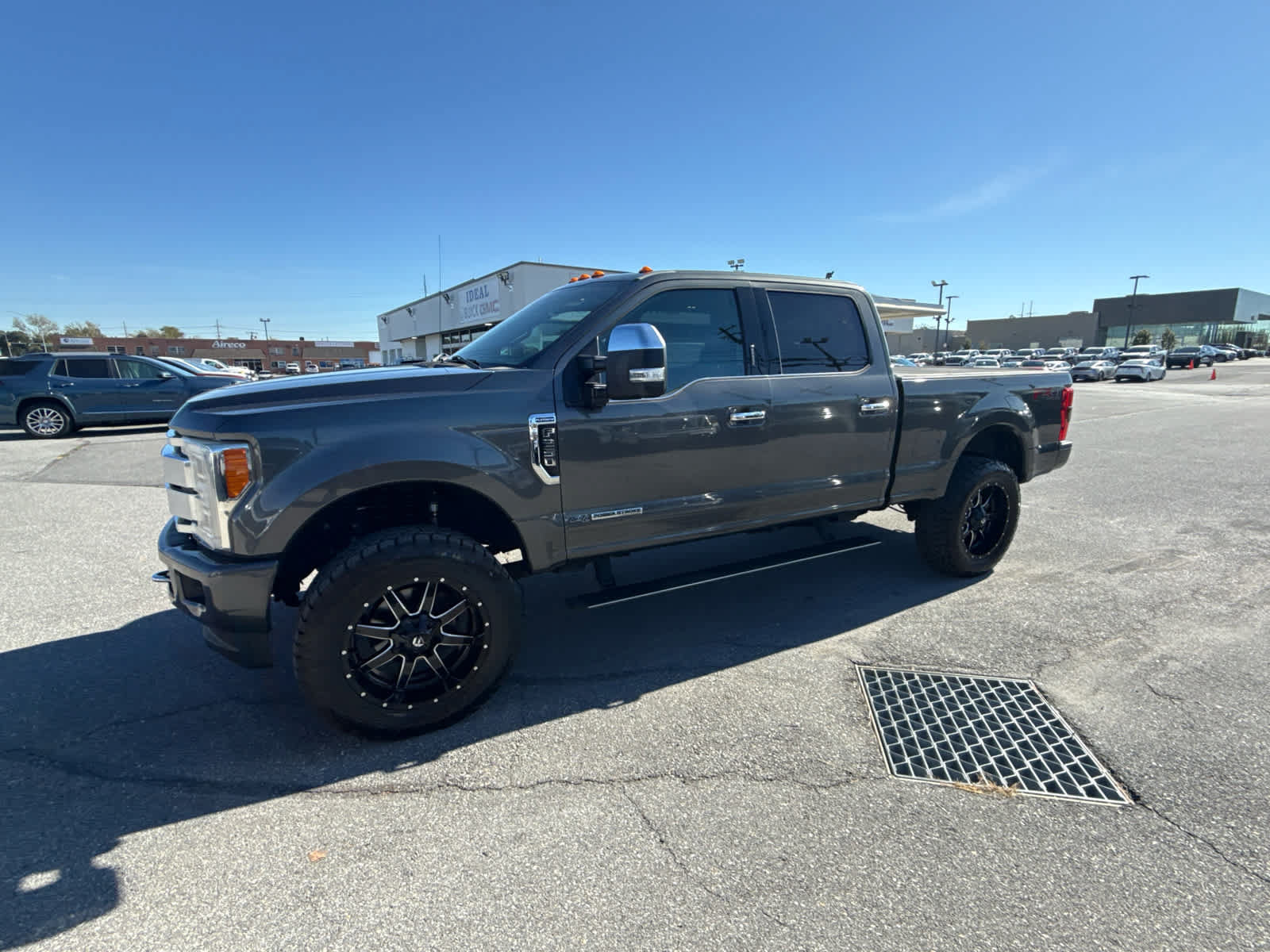 Used 2017 Ford F250 Platinum w/ Platinum Ultimate Package AWD/4WD image 3