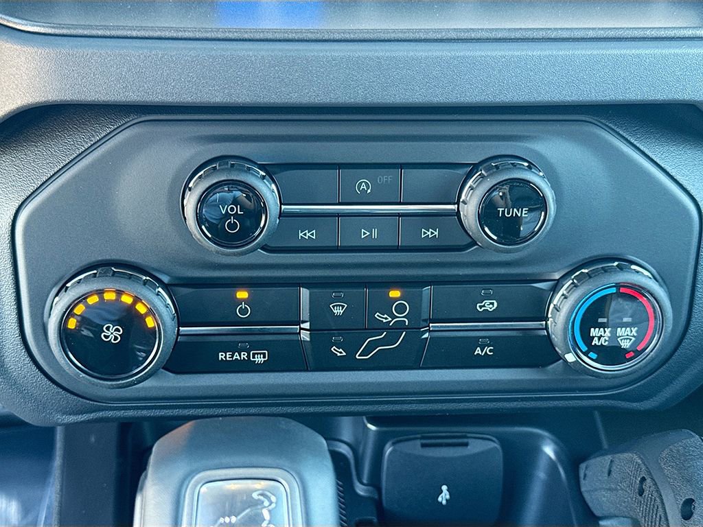 New 2025 Ford Bronco Badlands image 32