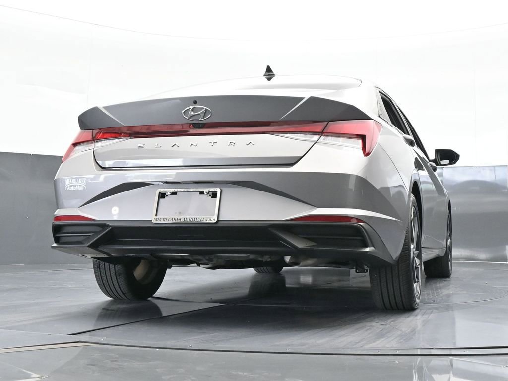 Used 2023 Hyundai Elantra SEL w/ Convenience Package image 56