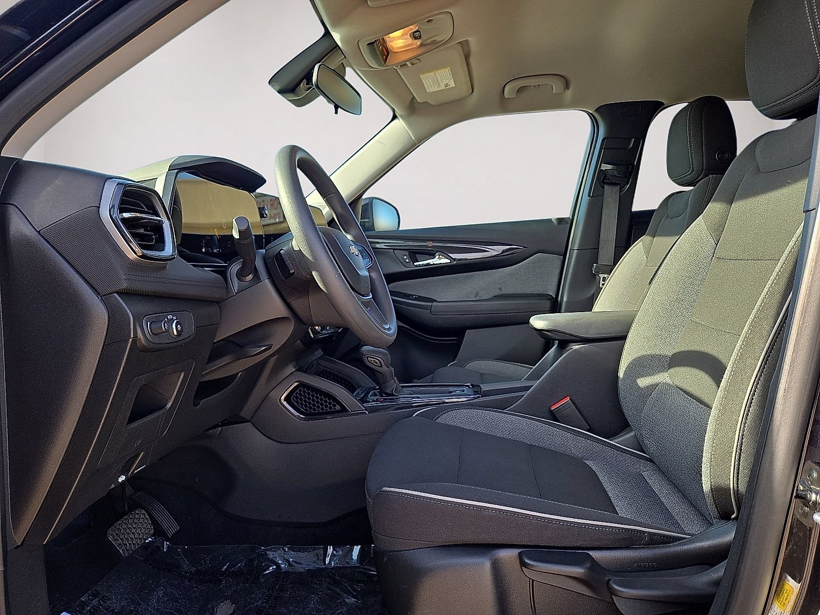 Used 2025 Chevrolet TrailBlazer LT AWD/4WD image 22
