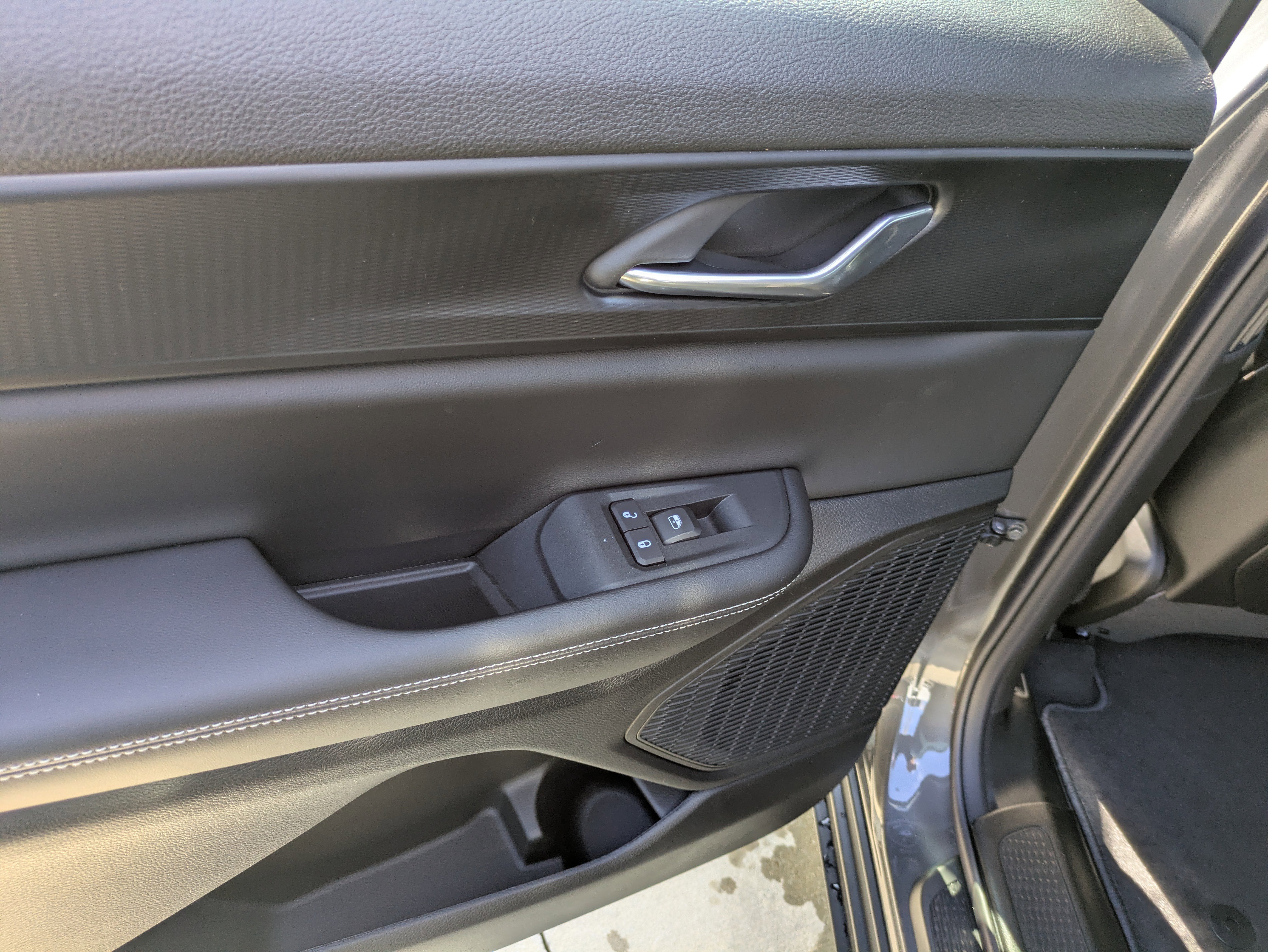 New 2025 Jeep Grand Cherokee L Altitude image 12