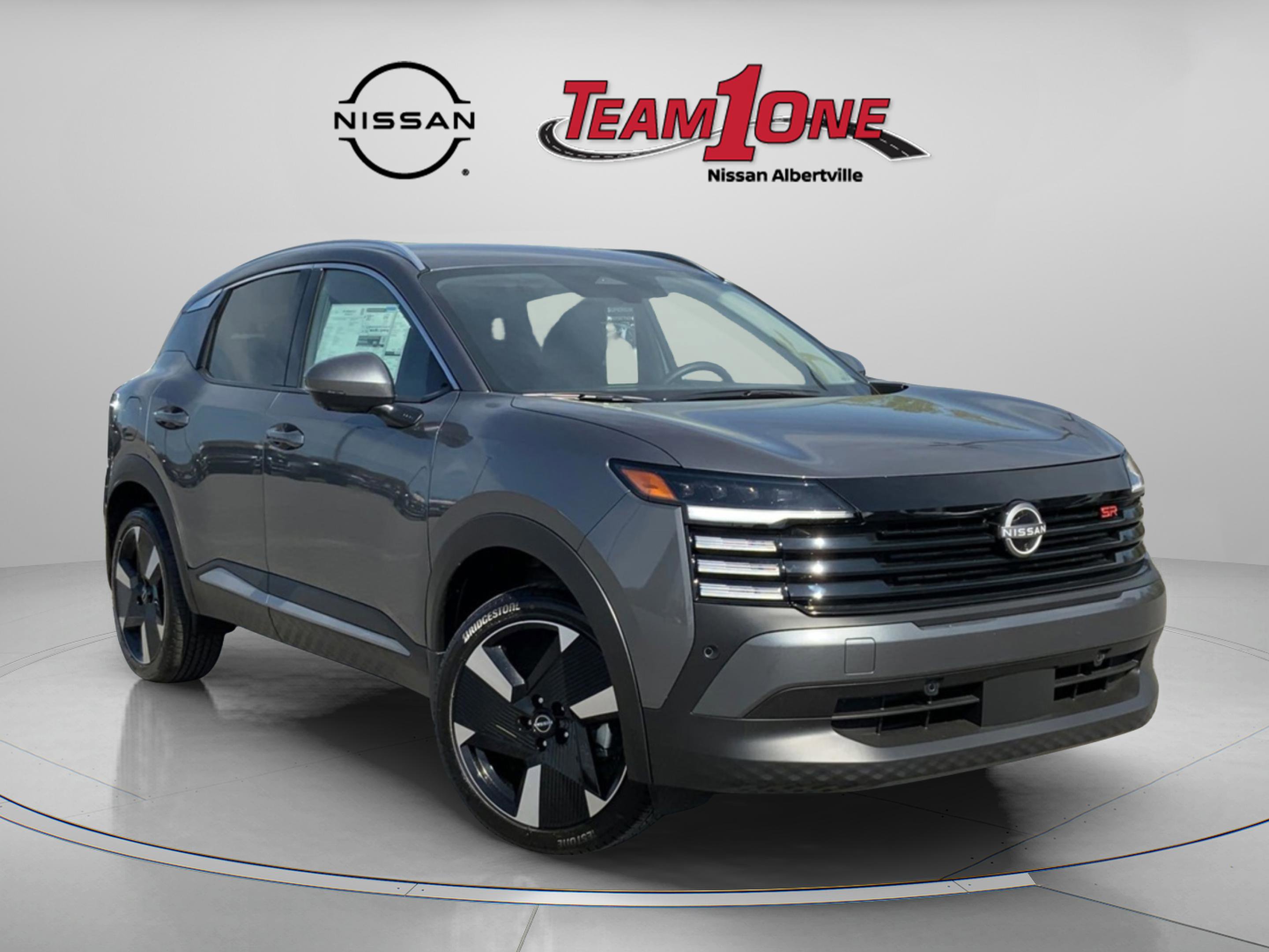 New 2025 Nissan Kicks SR