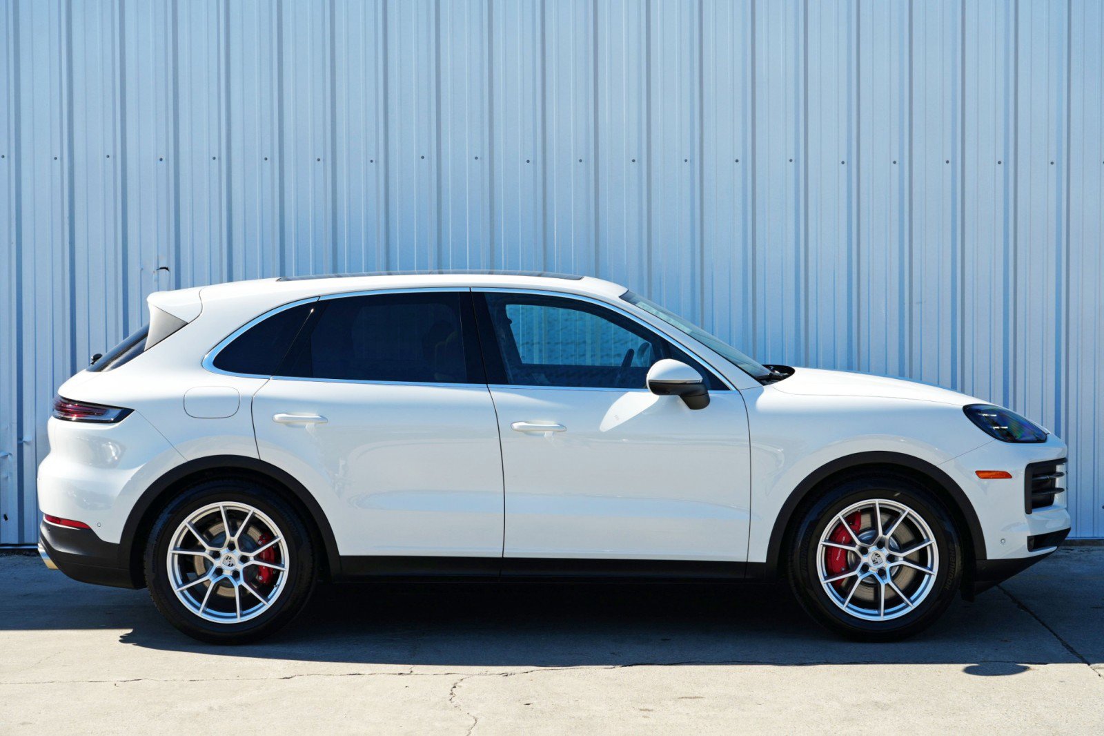 Used 2025 Porsche Cayenne S w/ Premium Package Plus image 59