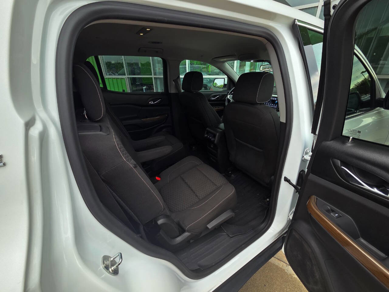 Used 2018 GMC Acadia SLE w/ LPO, Floor Liner Package image 17