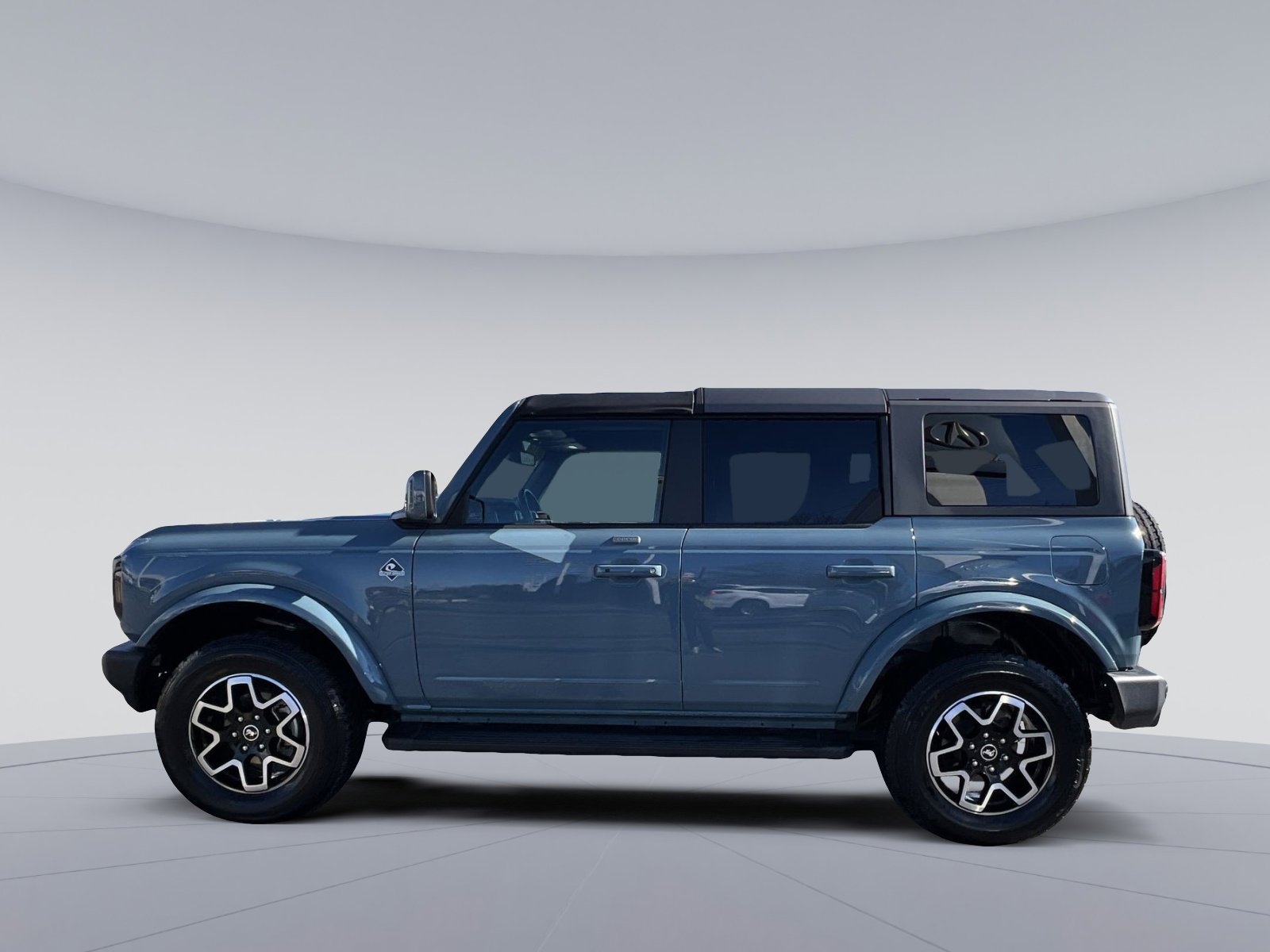 Used 2023 Ford Bronco Outer Banks image 6
