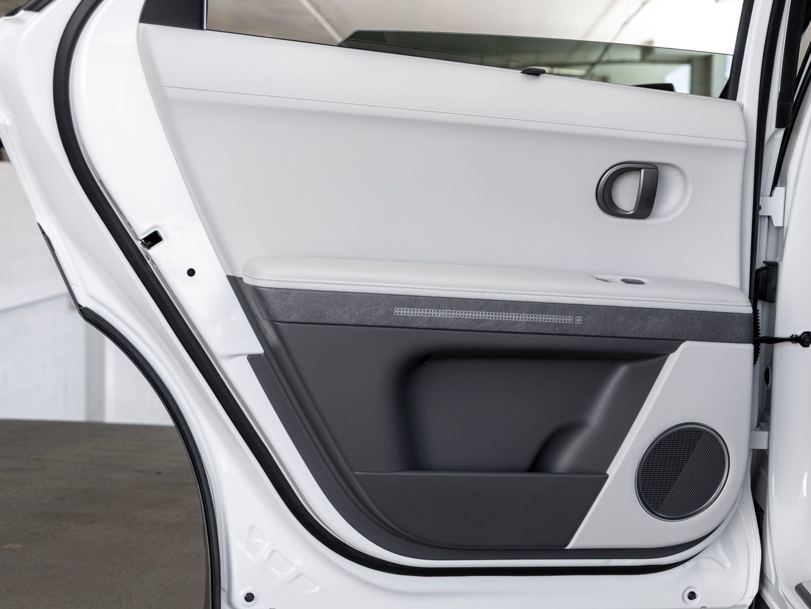 New 2027 Hyundai Ioniq 5 Limited RWD image 18