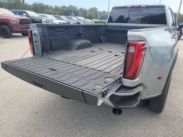 Used 2026 GMC Sierra 3500 Denali Ultimate AWD/4WD image 10