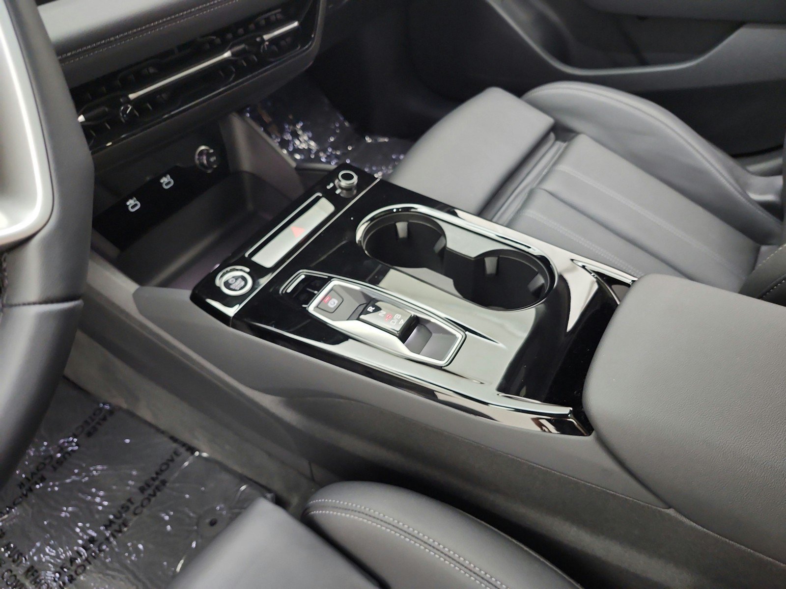 Used 2025 Audi A6 e-tron Premium Plus w/ Premium Plus RWD image 11