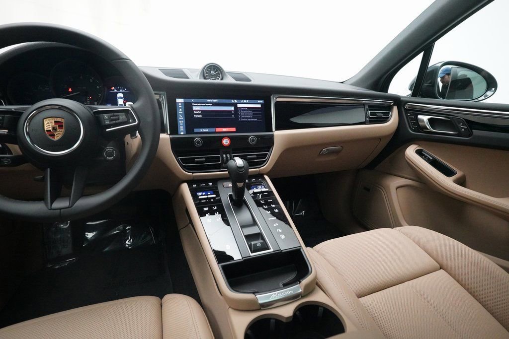 Certified 2026 Porsche Macan image 22
