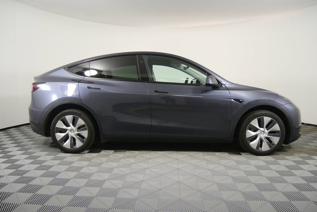 Used 2023 Tesla Model Y Long Range image 2