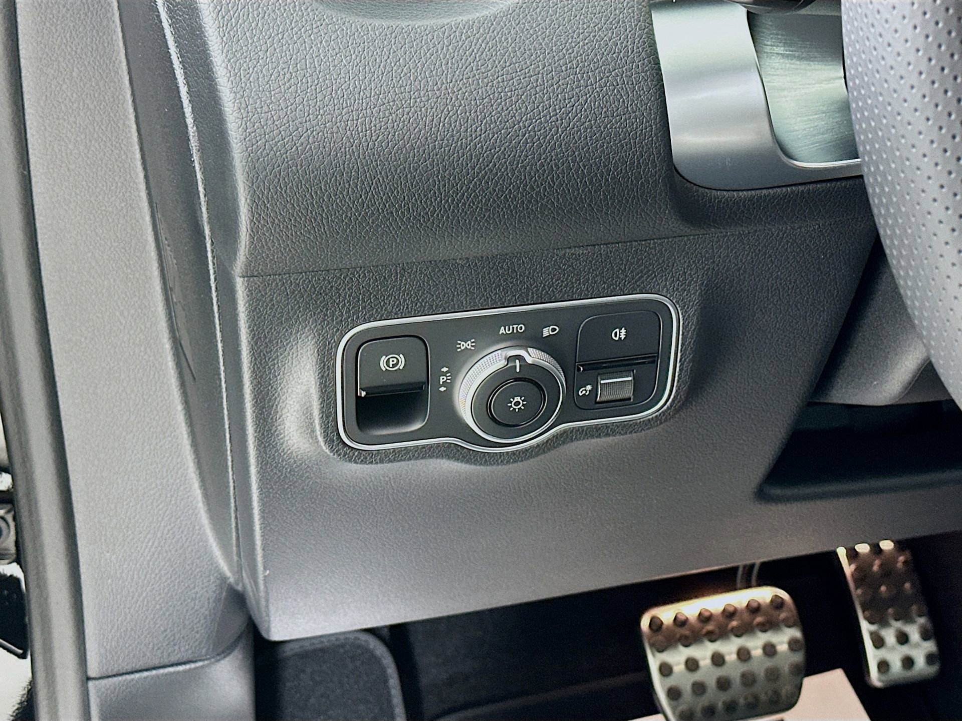 New 2026 Mercedes-Benz GLB 35 AMG 4MATIC image 11