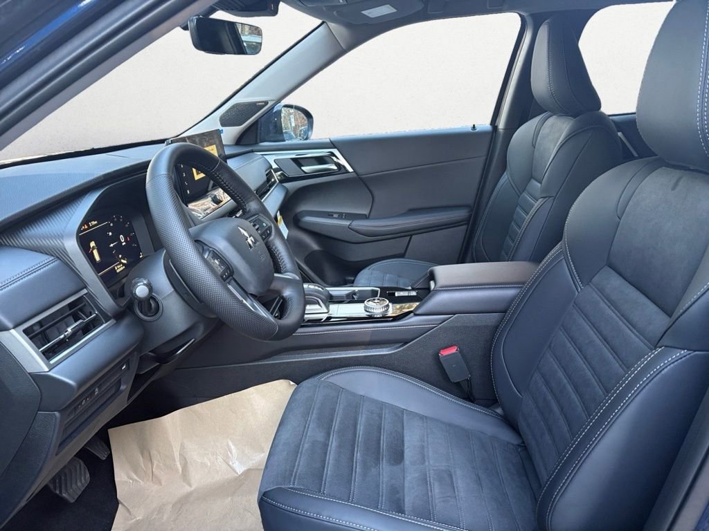 New 2026 Mitsubishi Outlander SE image 10