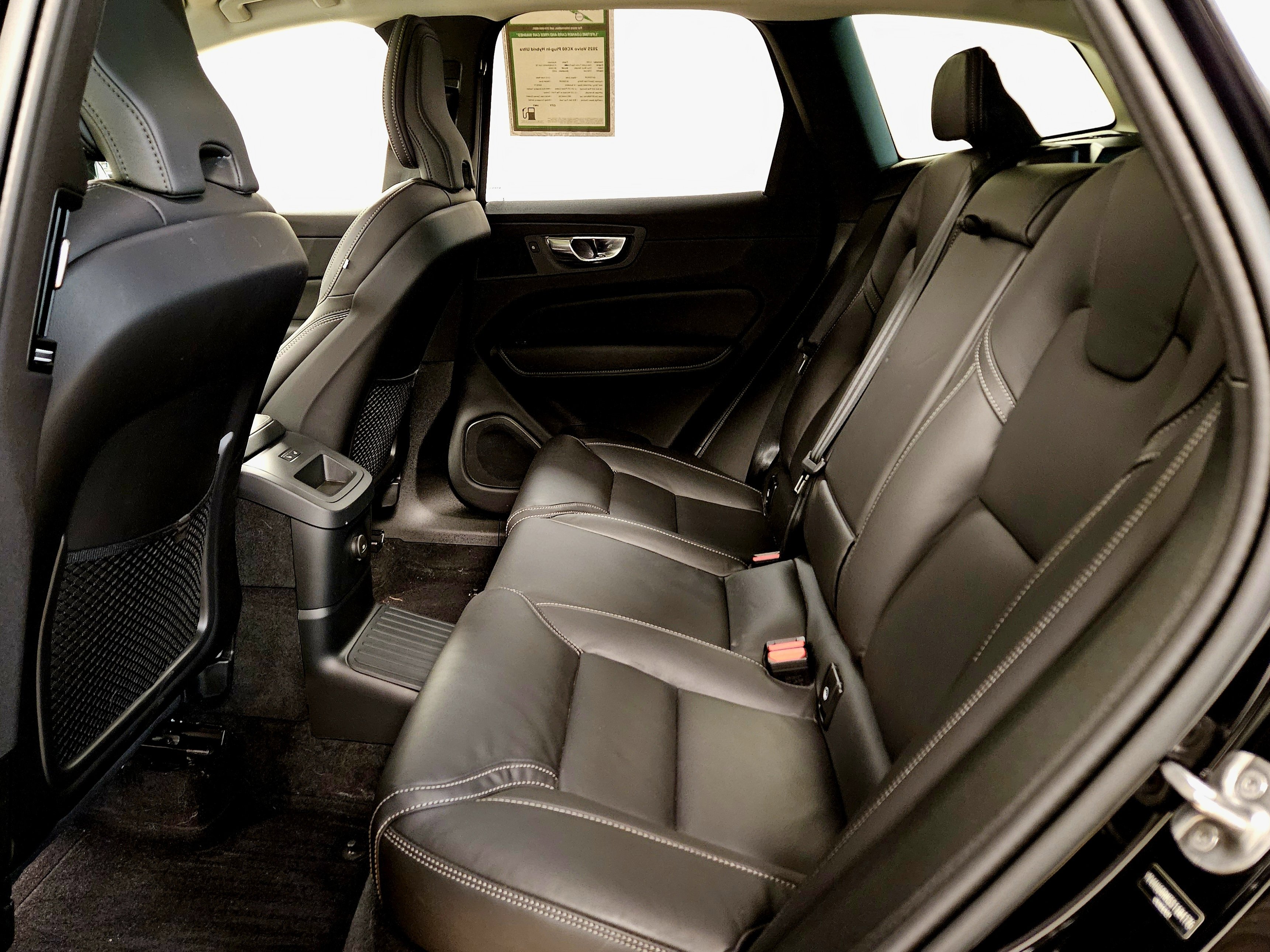 Used 2025 Volvo XC60 T8 Ultra w/ Protection Package Premier image 11