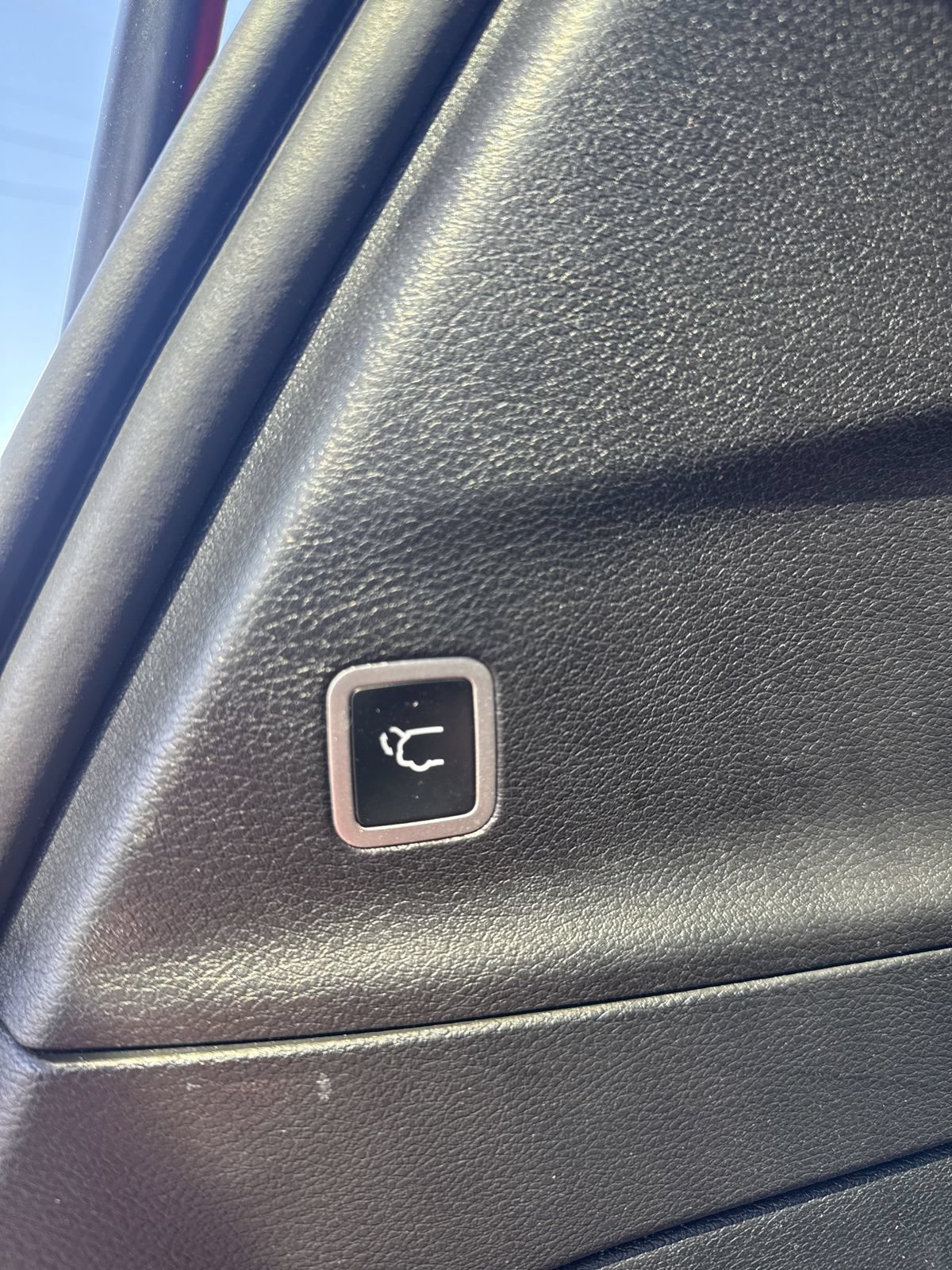 Used 2025 Chrysler Pacifica Select FWD image 29