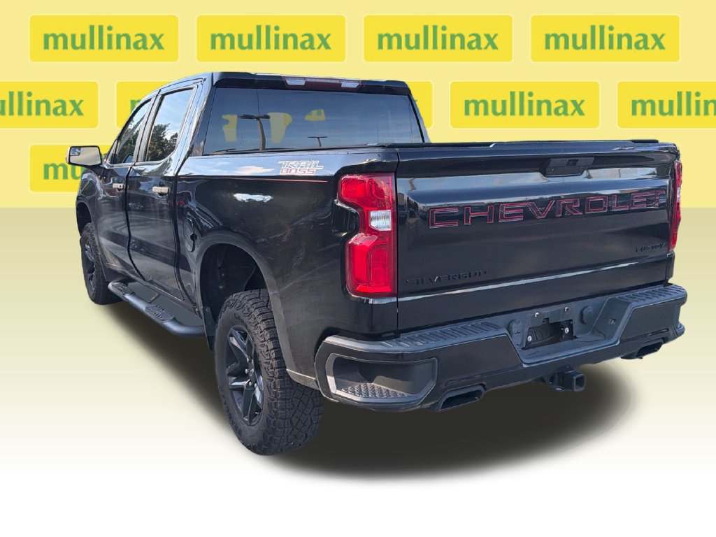 Used 2021 Chevrolet Silverado 1500 Custom Trail Boss w/ Midnight Edition AWD/4WD image 9