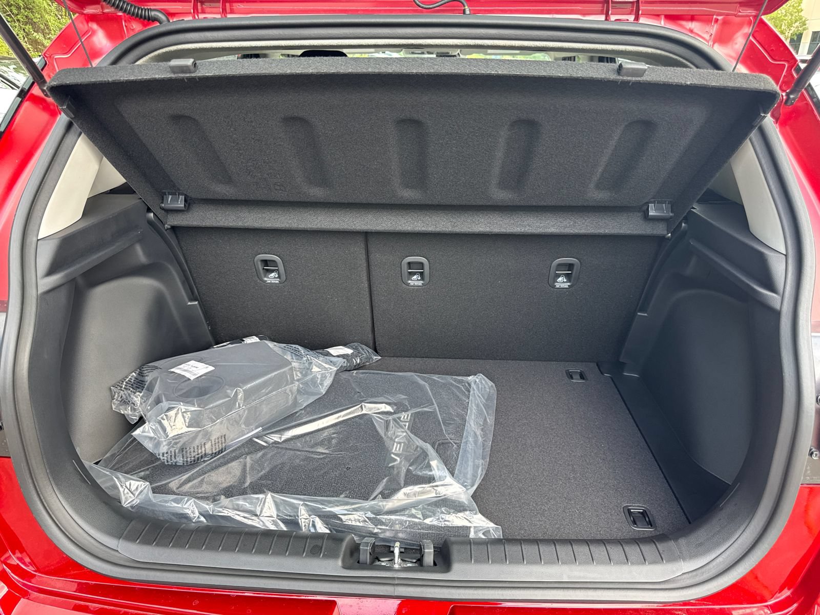 Used 2025 Hyundai Venue SEL FWD image 18