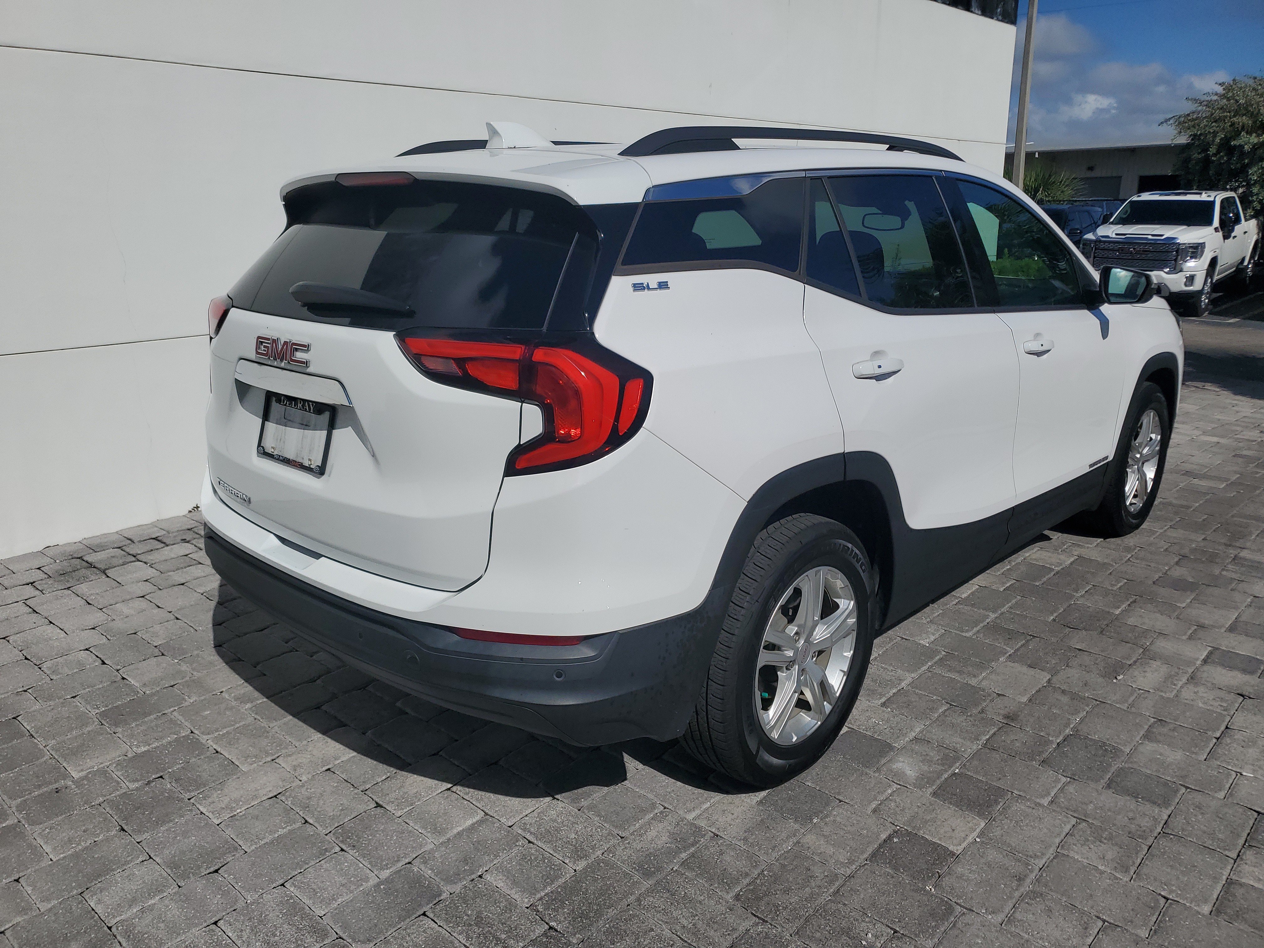 Used 2020 GMC Terrain SLE w/ Driver Convenience Package FWD image 5