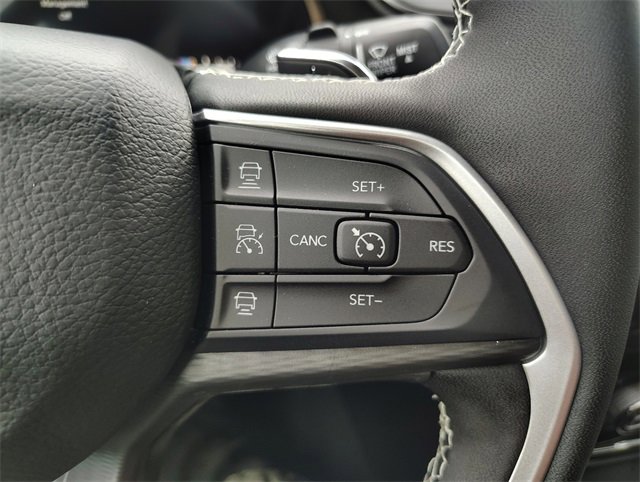 New 2025 Jeep Grand Cherokee L Laredo image 19