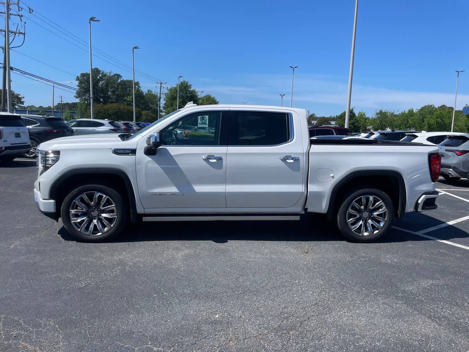 Used 2023 GMC Sierra 1500 Denali w/ Denali Reserve Package AWD/4WD image 2