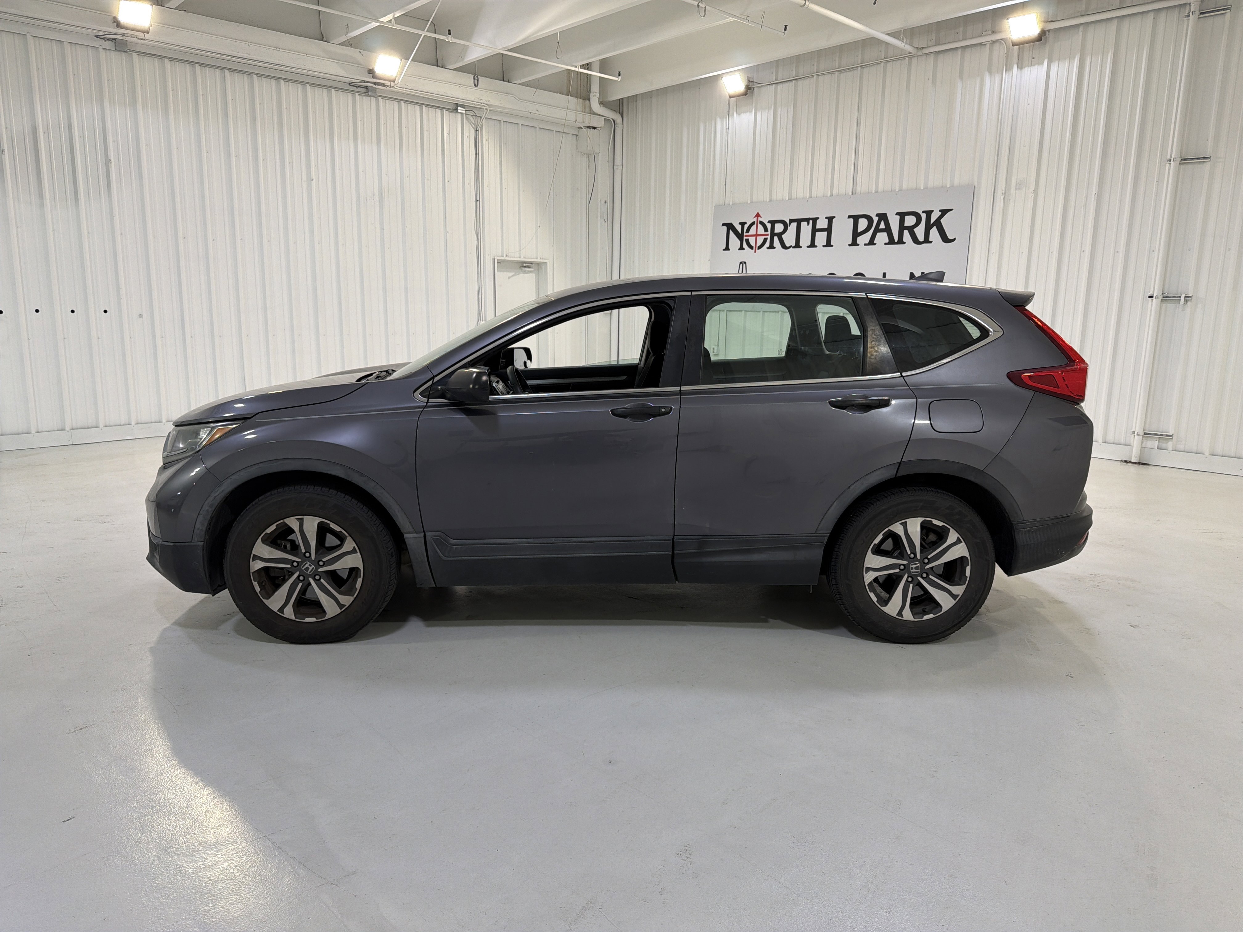 Used 2018 Honda CR-V LX image 2