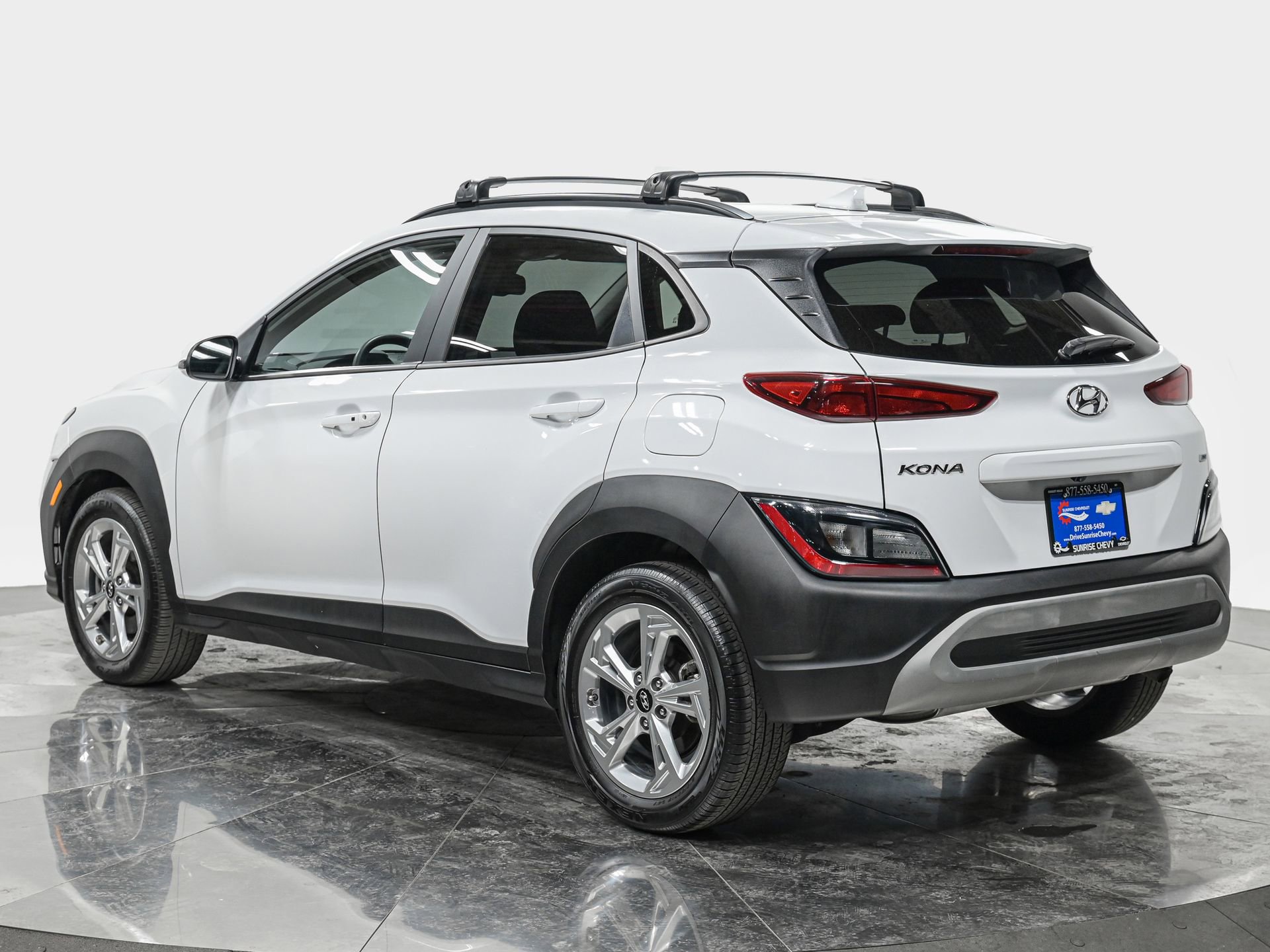 Used 2023 Hyundai Kona SEL AWD/4WD image 4