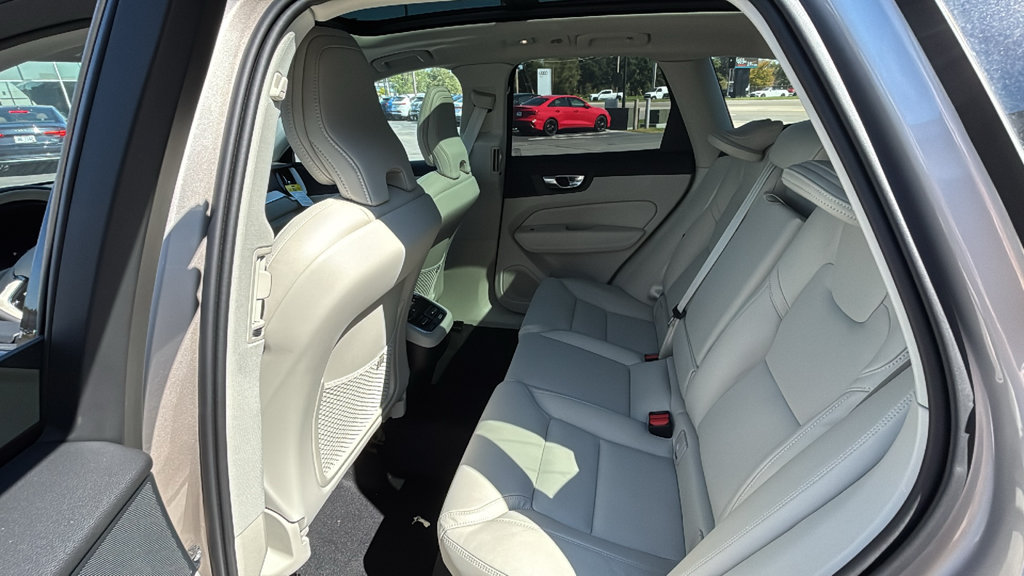 New 2027 Volvo XC60 B5 Ultra AWD/4WD image 10