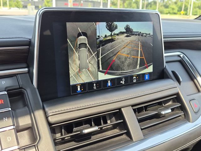 Used 2023 Chevrolet Tahoe Z71 w/ Luxury Package AWD/4WD image 14