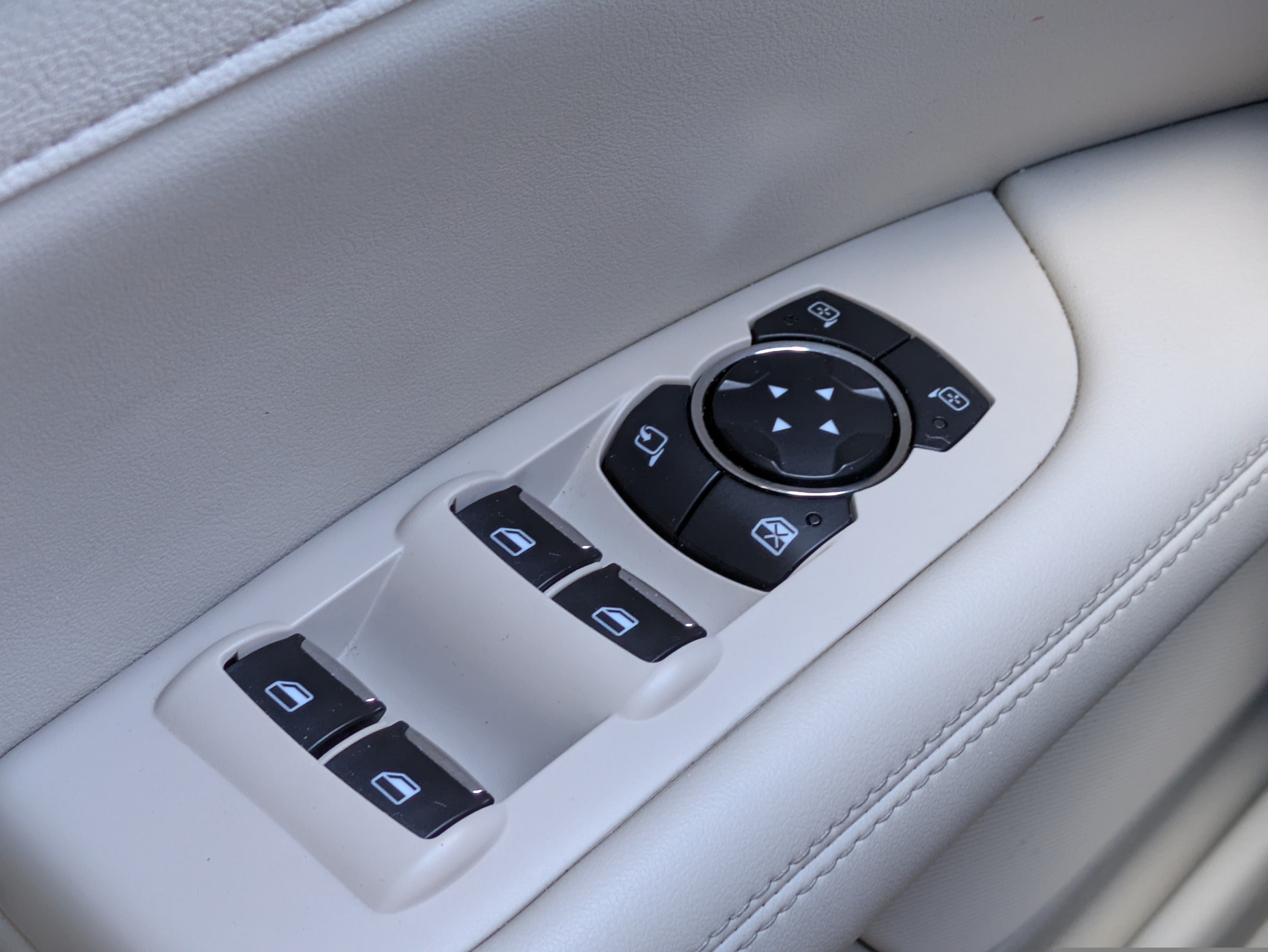 Used 2018 Lincoln MKZ Select w/ Select Plus Package FWD image 18