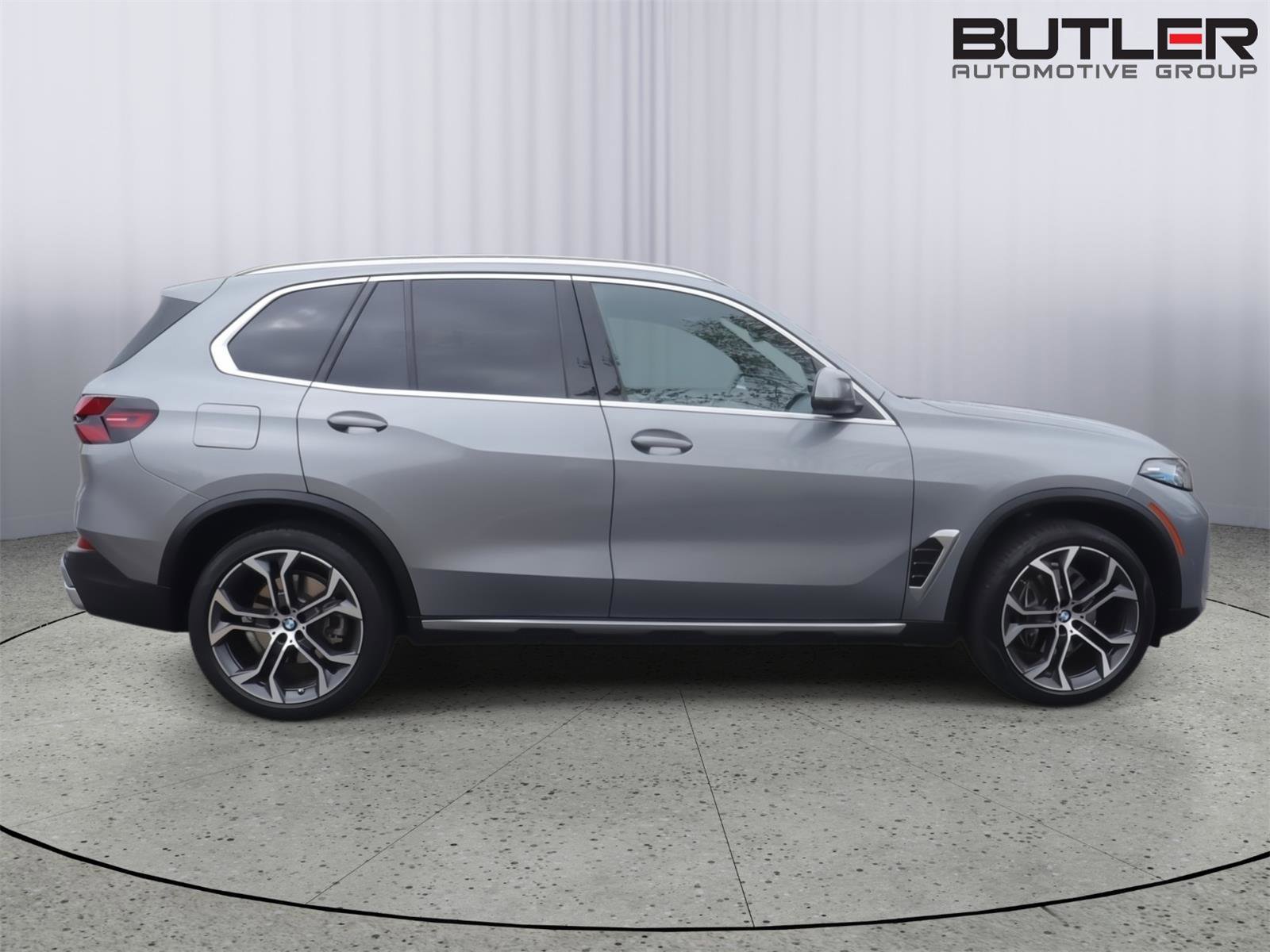 Used 2024 BMW X5 sDrive40i w/ Premium Package image 8