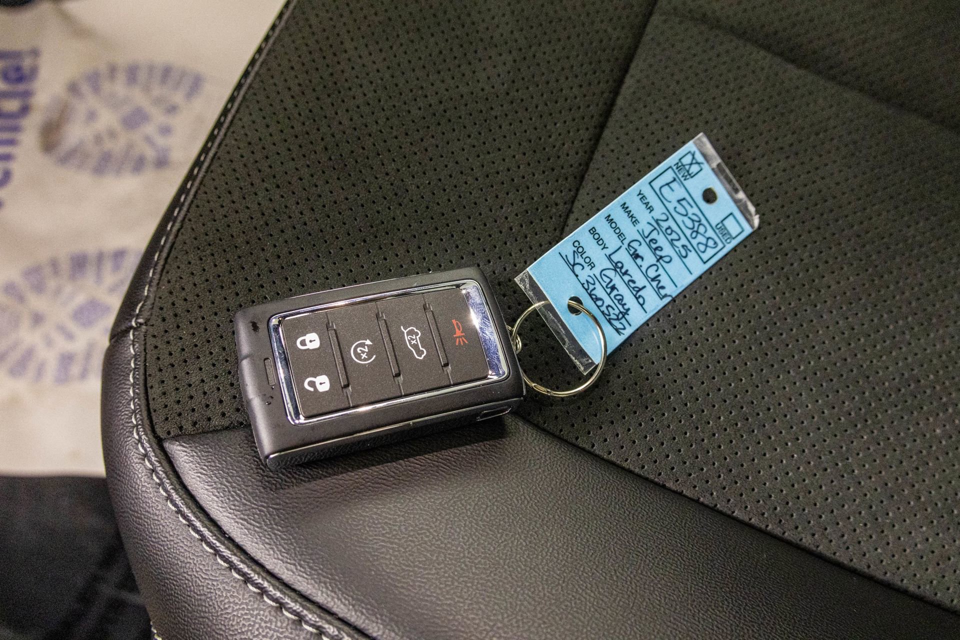 New 2025 Jeep Grand Cherokee Altitude image 39