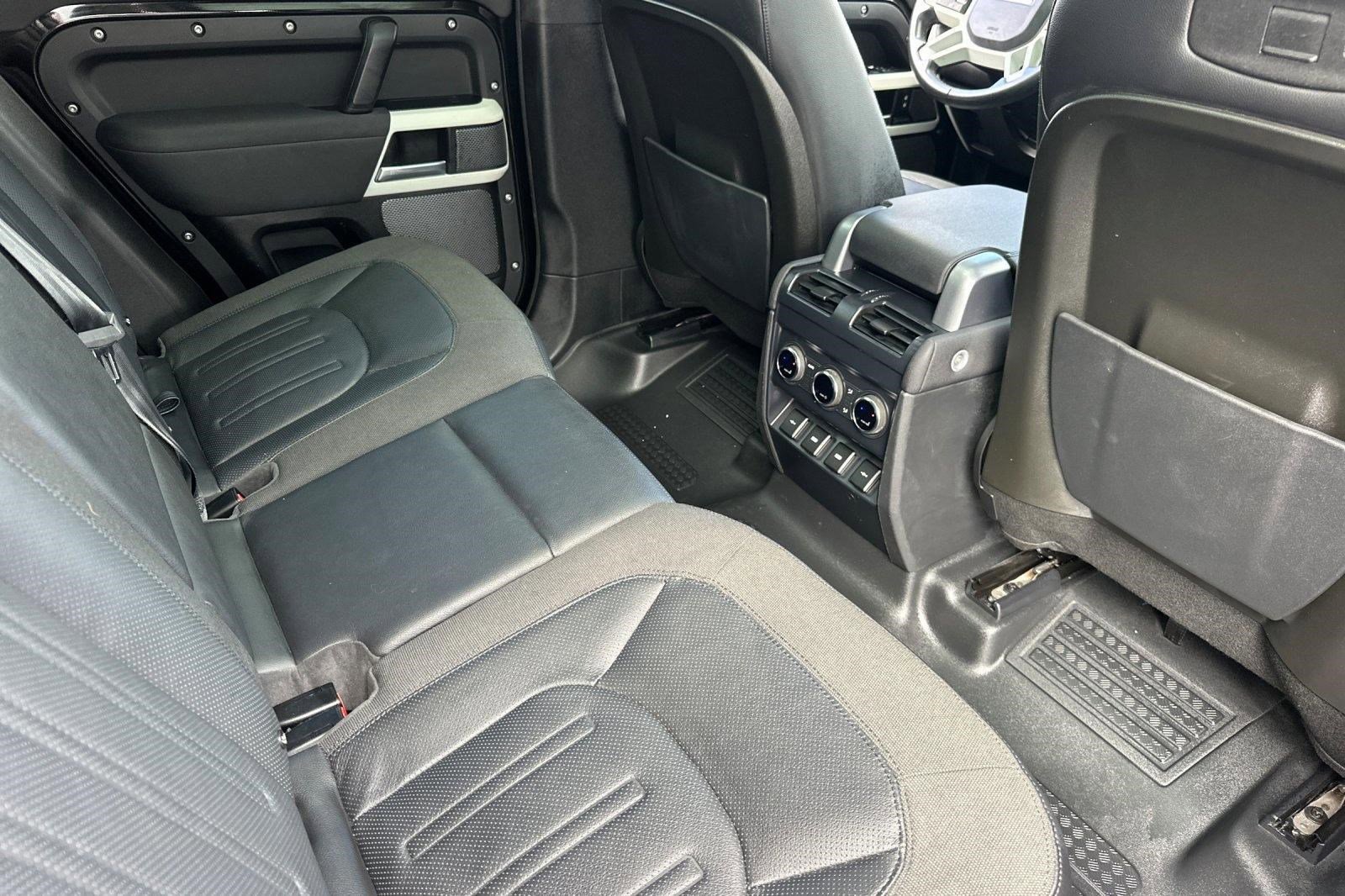 Used 2020 Land Rover Defender 110 SE image 31