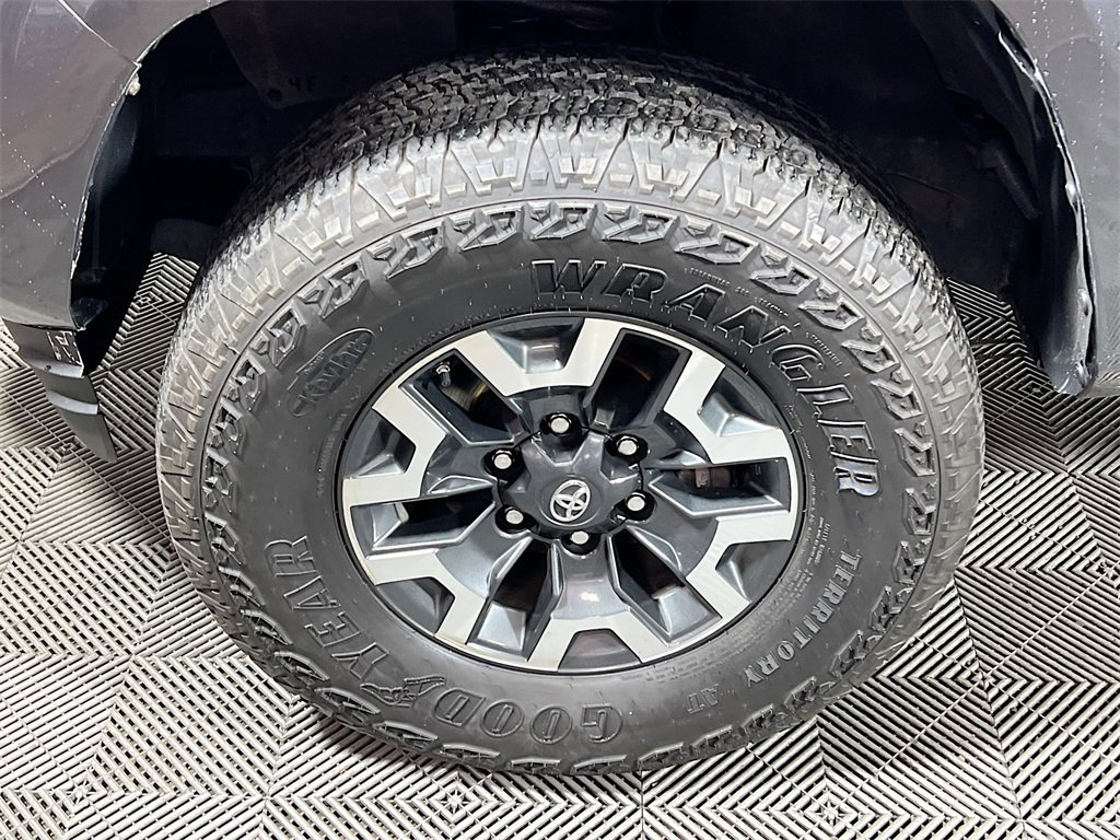 Certified 2019 Toyota Tacoma SR image 28