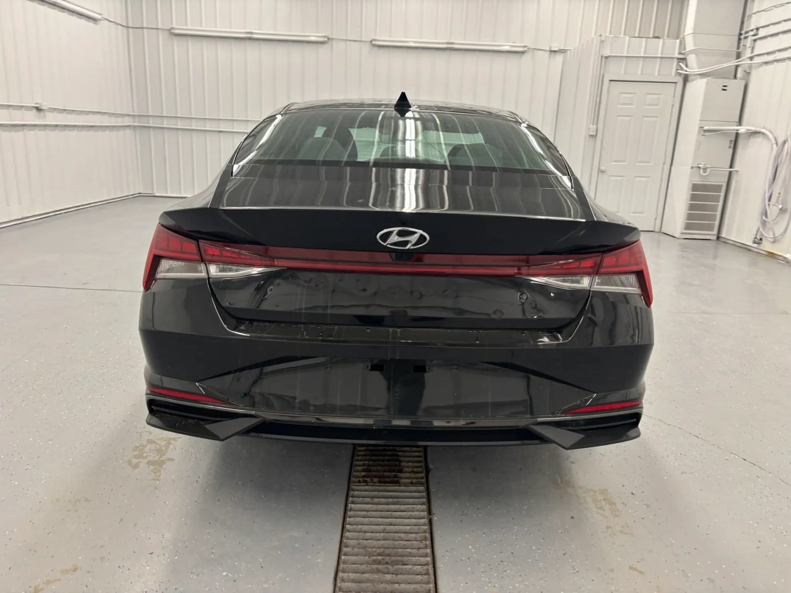 Used 2022 Hyundai Elantra SEL FWD image 7