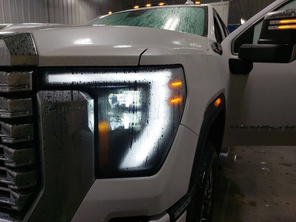 Used 2025 GMC Sierra 2500 Denali w/ Denali Reserve Package AWD/4WD image 32