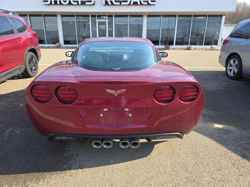 Used 2006 Chevrolet Corvette Coupe w/ Preferred Equipment Group RWD image 4