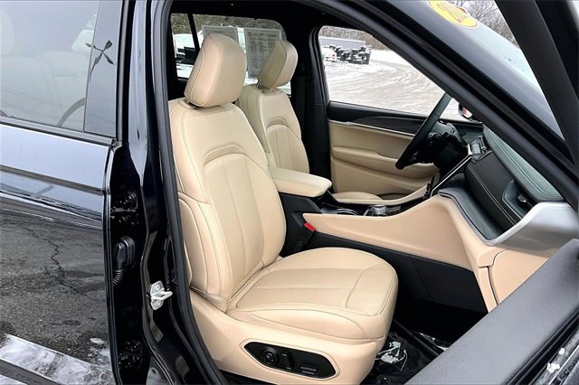 Certified 2024 Jeep Grand Cherokee Limited w/ Luxury Tech Group II image 7